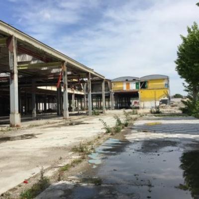 usine aujourd'hui; Allée des platanes?