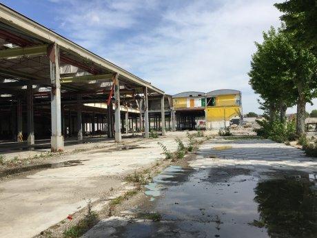 usine aujourd'hui; Allée des platanes?